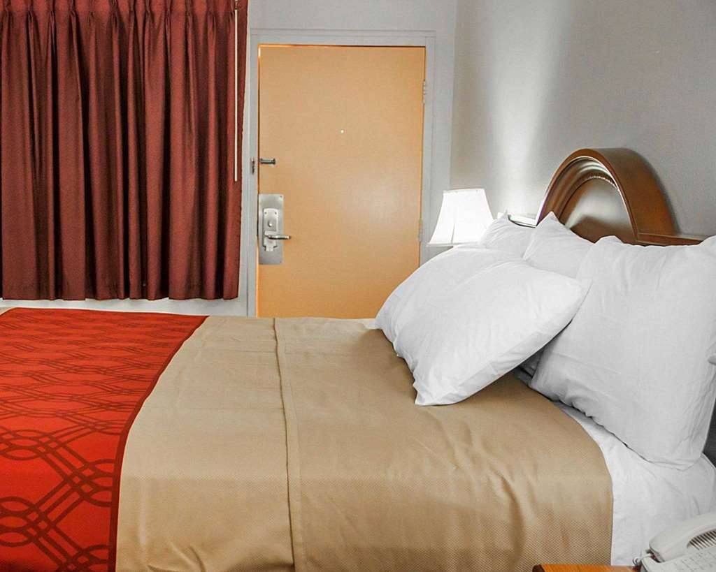 Econo Lodge Chandler Room photo